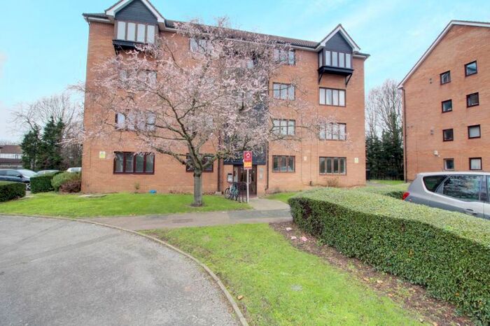 2 Bedroom Flat To Rent In Shepley Mews, Enfield, EN3