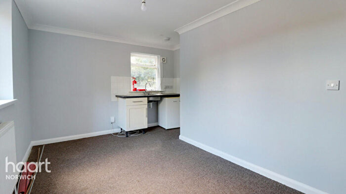 1 Bedroom Apartment To Rent In Thorpe Hall Close, Norwich, NR7