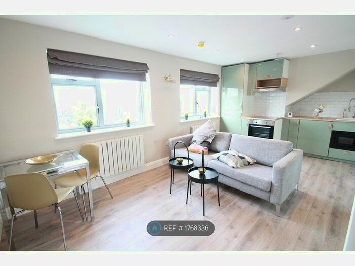1 Bedroom Flat To Rent In Gibbs Green, Edgware, HA8
