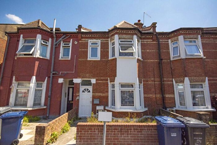 4 Bedroom House To Rent In Ravenshurst Avenue, London, NW4