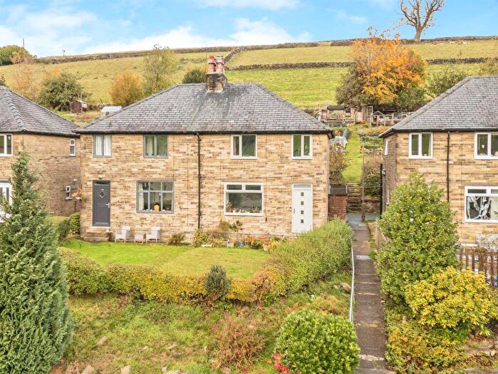 3 Bedroom Semi-Detached House For Sale In Fairfields Road, Holmbridge, Holmfirth, HD9