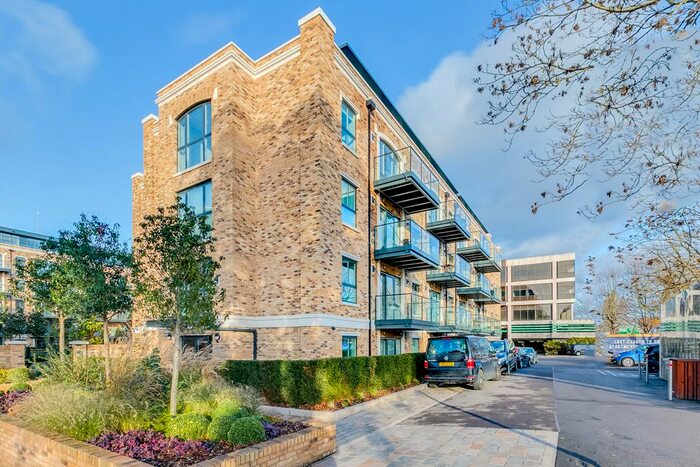 1 Bedroom Flat To Rent In Renaissance Square Apartments, Palladian Gardens, Chiswick, W4