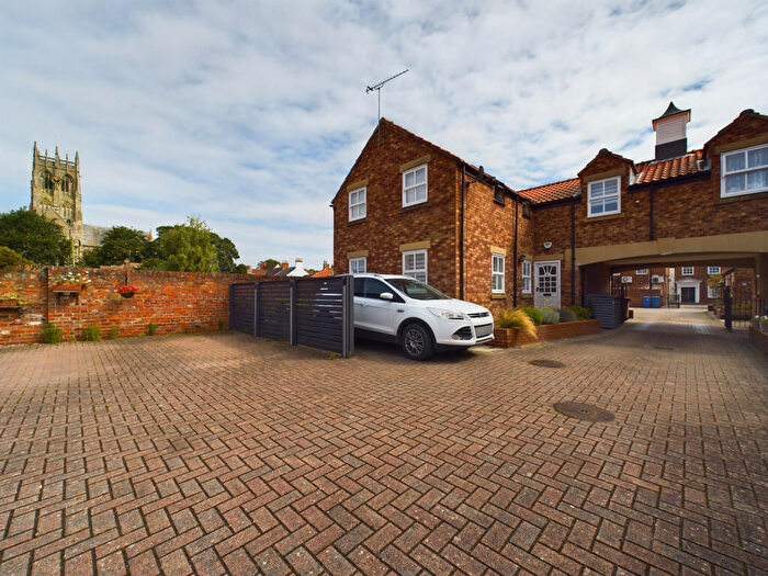 3 Bedroom Mews For Sale In St. Augustines Mews, Hull, Yorkshire, HU12