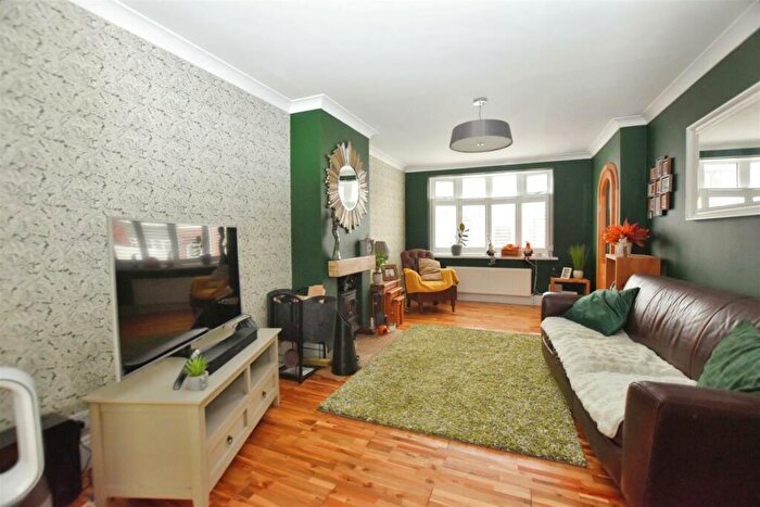 5 Bedroom Detached House For Sale In Derrymore Road, Willerby, HU10