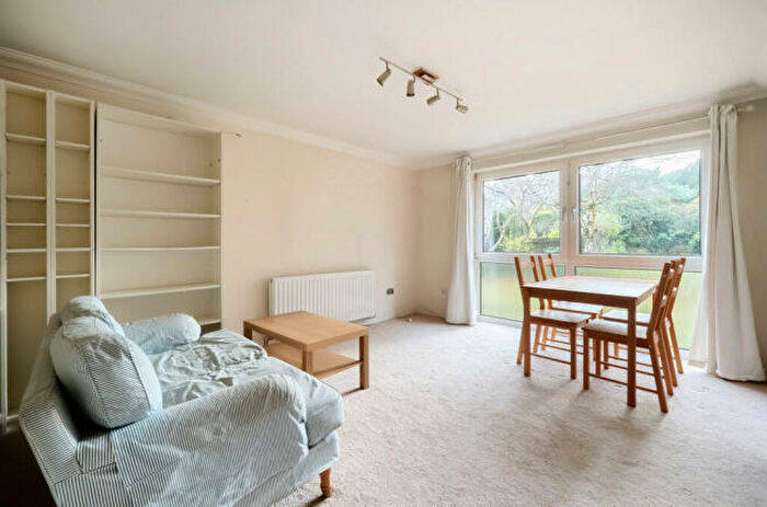 1 Bedroom Apartment To Rent In Beauchamp Place, Temple Cowley, OX4