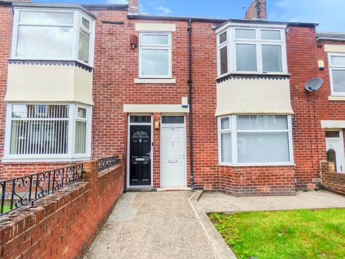 2 Bedroom Flat To Rent In Axwell Terrace, Swalwell, Newcastle Upon Tyne, NE16