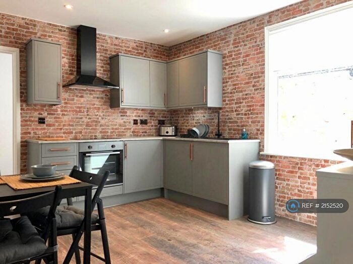 1 Bedroom Flat To Rent In Upper Richmond Road West, London, SW14