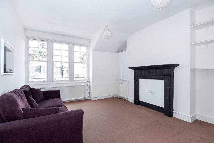 2 Bedroom Flat To Rent In Milton Road, Highgate, N6