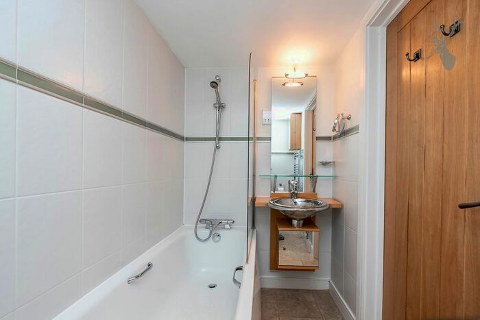 2 Bedroom Barn Conversion To Rent In Bury Lane, Epping, CM16