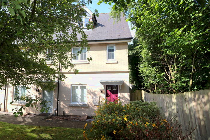 3 Bedroom End Of Terrace House To Rent In Brentwood, CM14