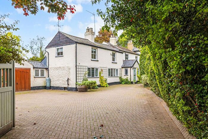 3 Bedroom Semi-Detached House For Sale In Old Watling Street, Flamstead, St. Albans, AL3