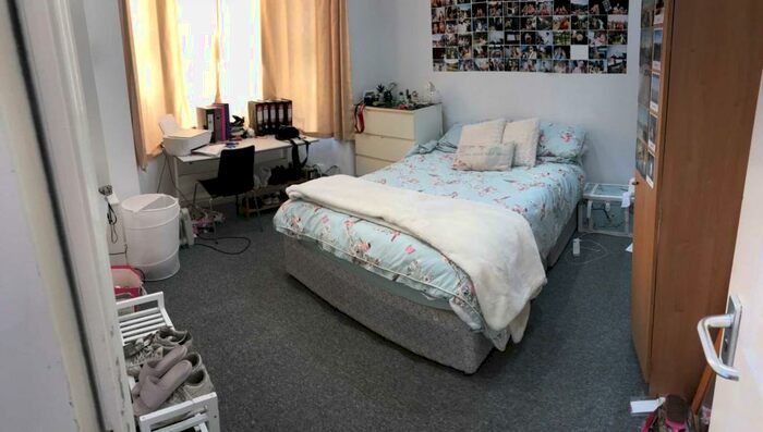 6 Bedroom Semi-Detached House To Rent In Whitby Road, Fallowfield, M14