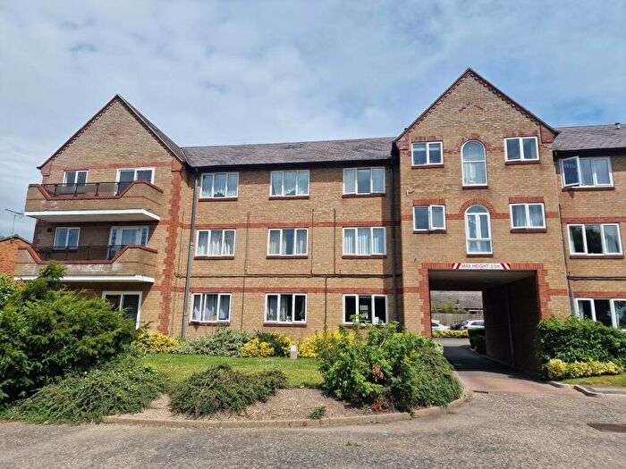2 Bedroom Flat To Rent In Farnsworth Court, Fleet Way, Fletton, Peterborough, PE2