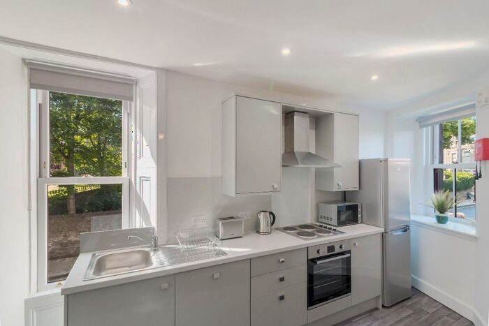 2 Bedroom Flat To Rent In Roseangle, West End, Dundee, DD1