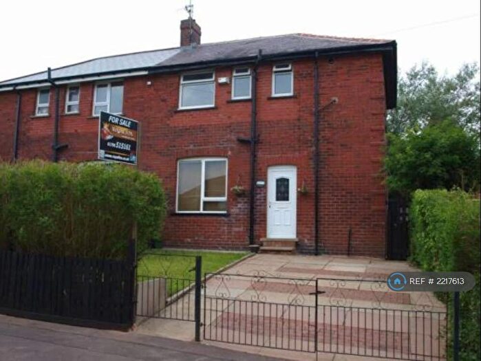 3 Bedroom Semi-Detached House To Rent In Newark Road, Rochdale, OL12