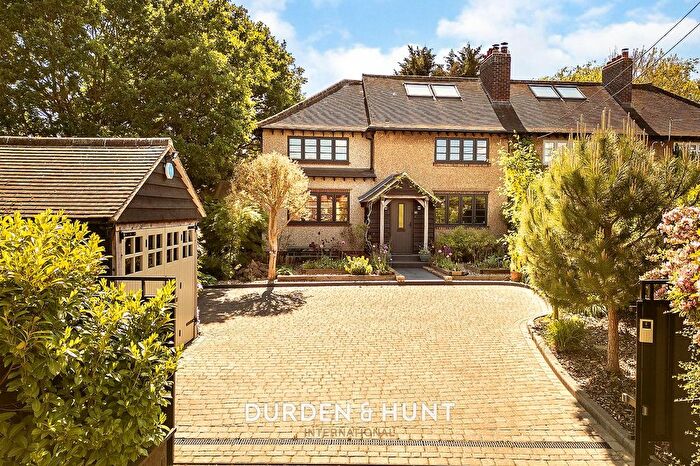 4 Bedroom Semi Detached House For Sale In Garden Fields, Stanford Rivers, CM5