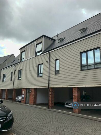 2 Bedroom Flat To Rent In Dakota Drive, Chatham, ME4