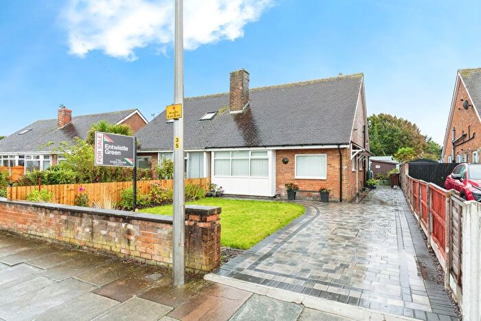 2 Bedroom Bungalow For Sale In Boston Road, Lytham St. Annes, Lancashire, FY8
