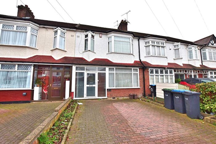 3 Bedroom Terraced House For Sale In Dorchester Avenue, Palmers Green, London., N13