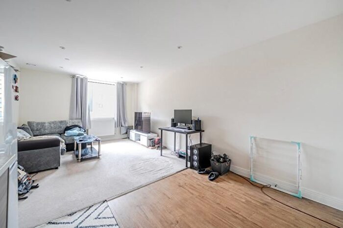 1 Bedroom Flat For Sale In Chrysler House, Welwyn Garden City, Hertfordshire, AL7