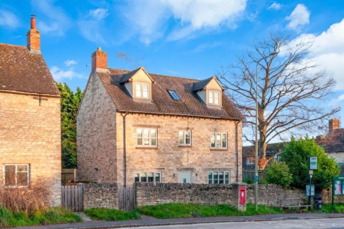 3 Bedroom Detached House For Sale In Manor Rd, Woodstock, OX20