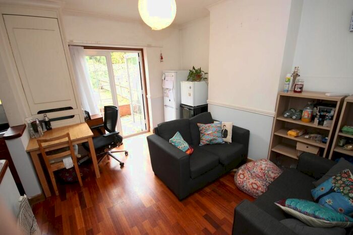 4 Bedroom Terraced House To Rent In Fitzneal Street, East Acton, London, W12