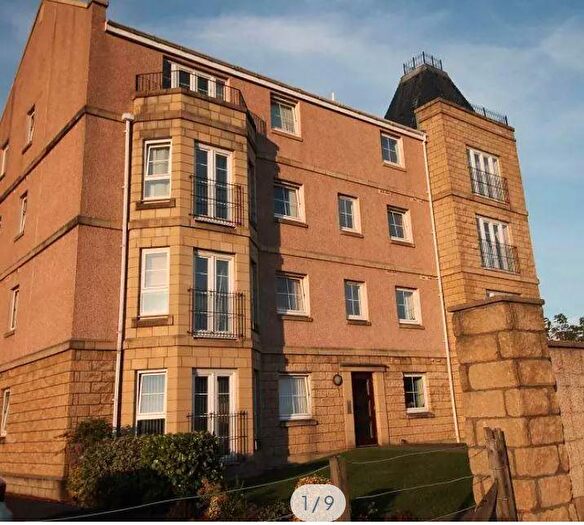 2 Bedroom Flat To Rent In Inverewe Place, Dunfermline, KY11