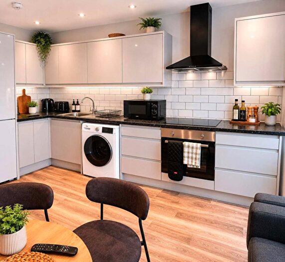 3 Bedroom Apartment To Rent In Hotwell Road, Bristol, Bristol, City Of, BS8