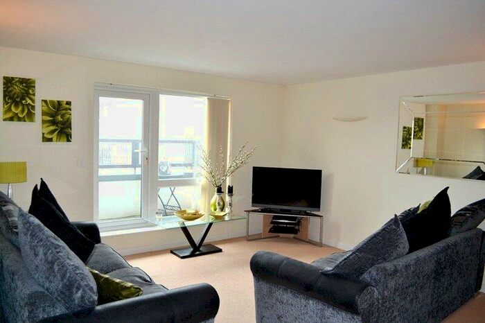 2 Bedroom Flat To Rent In Stockport Road, Grove Village, Manchester, Greater Manchester, M13
