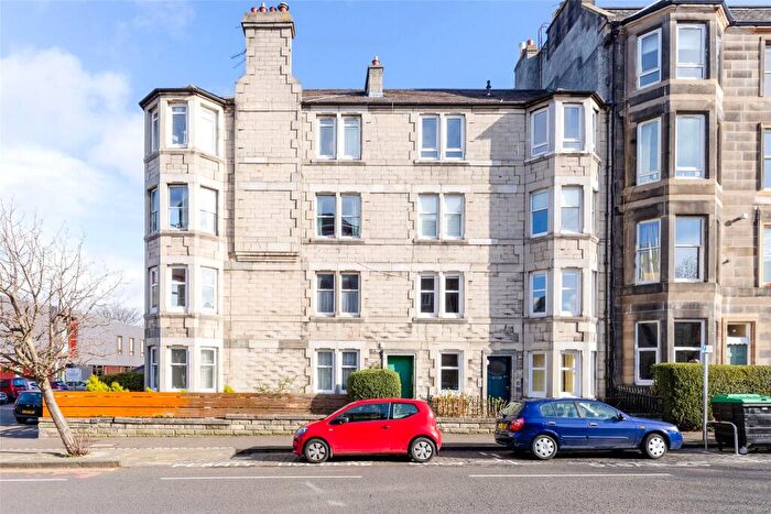 2 Bedroom Apartment For Sale In McDonald Road, Edinburgh, Midlothian, EH7
