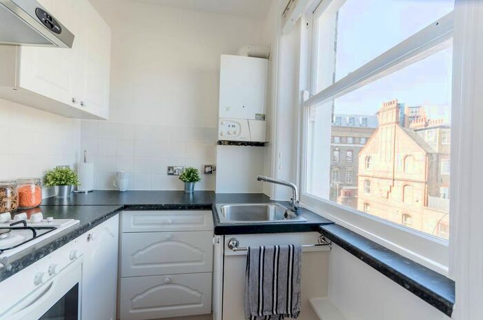 Studio To Rent In Nottingham Place, Marylebone, London, W1U
