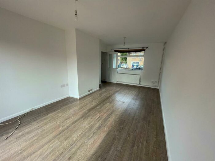 3 Bedroom House To Rent In Beaufort Road, Downend, Bristol, BS16