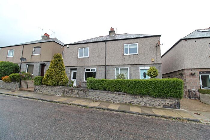 3 Bedroom Semi-Detached House To Rent In Elmbank Terrace, Aberdeen, AB24