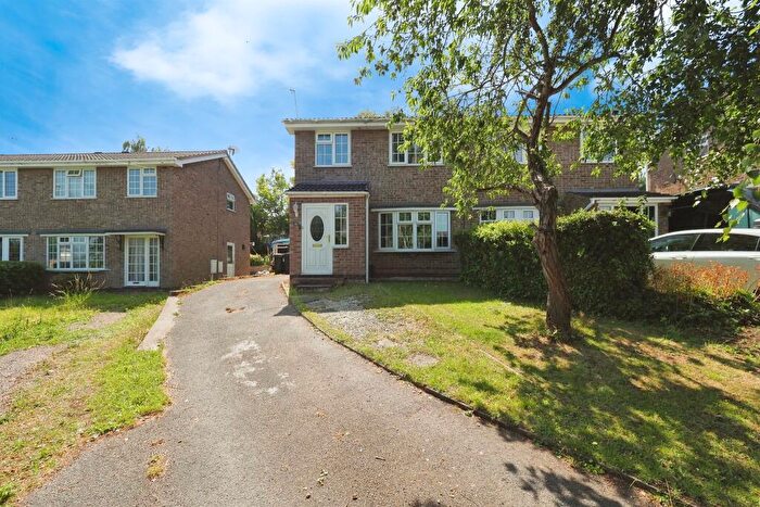 3 Bedroom Semi-Detached House For Sale In Salter Close, Castle Donington, Derby, DE74