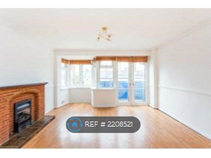 2 Bedroom Flat To Rent In Mill Lane, London, IG8