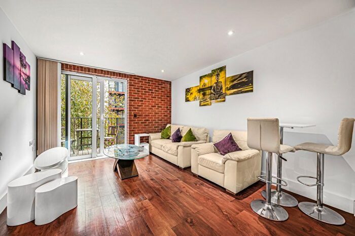 1 Bedroom Flat To Rent In Warehouse Court, No Street, SE18