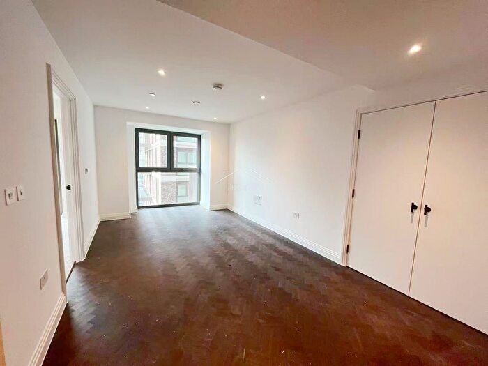 1 Bedroom Flat To Rent In Eden Place, London, E16