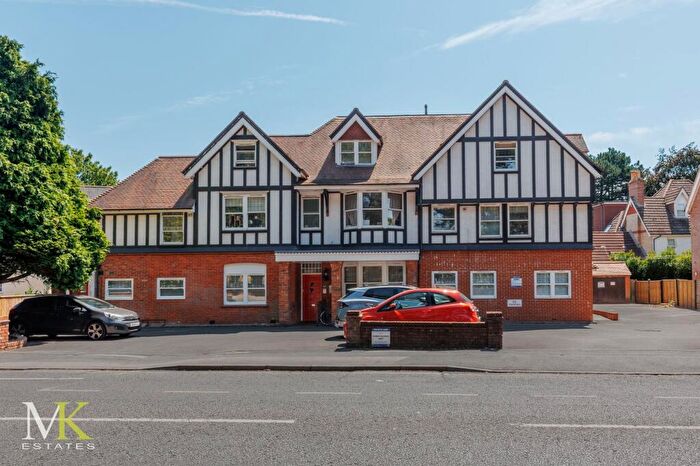 2 Bedroom Flat For Sale In Charminster Road, Quest House, BH8
