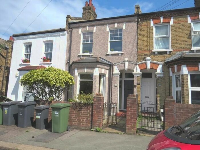 2 Bedroom Flat To Rent In Como Road, Forest Hill, London, SE23
