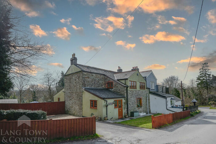 3 Bedroom Cottage For Sale In Elfordleigh, Plympton, Plymouth, PL7