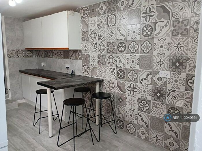 1 Bedroom Flat To Rent In Earls Street, Grangetow, CF11