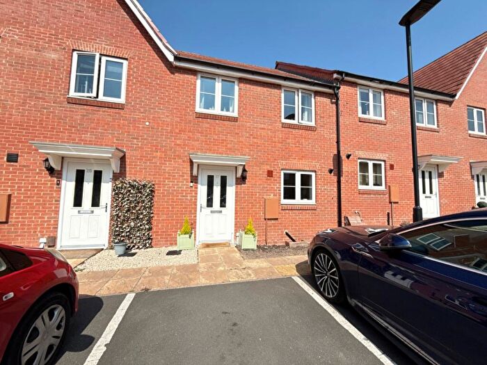 3 Bedroom Terraced House For Sale In The Baulk, Houghton Regis, LU5