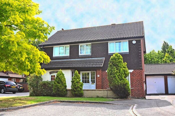 4 Bedroom Detached House To Rent In Loosen Drive, Maidenhead, Berkshire, SL6