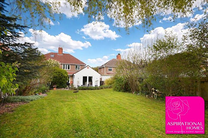 3 Bedroom Semi Detached House For Sale In Butts Road, Raunds, Northamptonshire, NN9