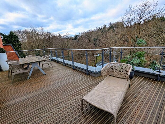 1 Bedroom Flat For Sale In Ockford Road, Godalming, GU7