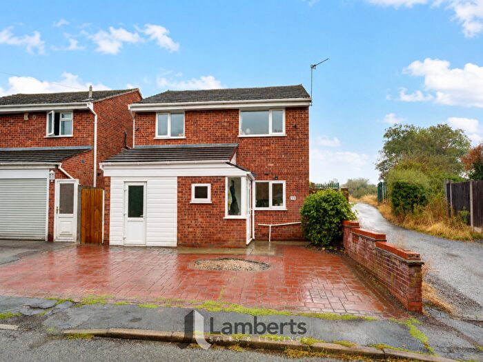 3 Bedroom Detached House For Sale In Redditch Road, Studley, B80
