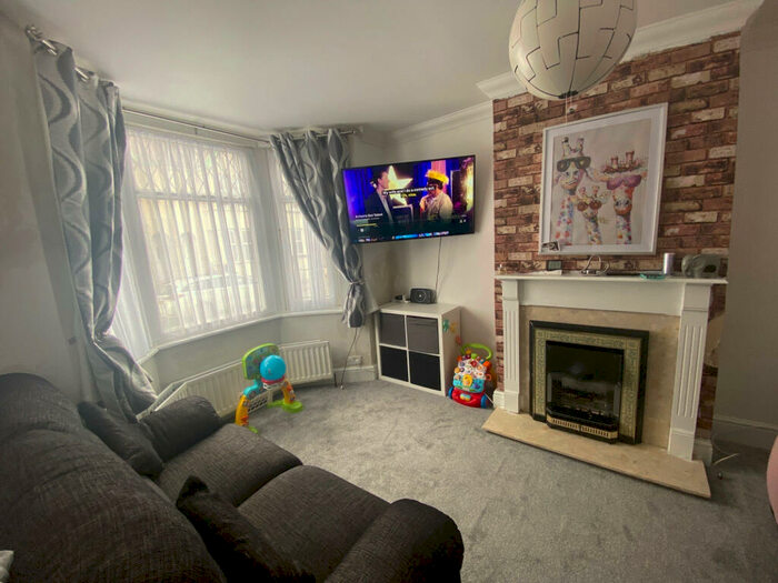 3 Bedroom Terraced House To Rent In Trinity Road, Gillingham, Kent, ME7