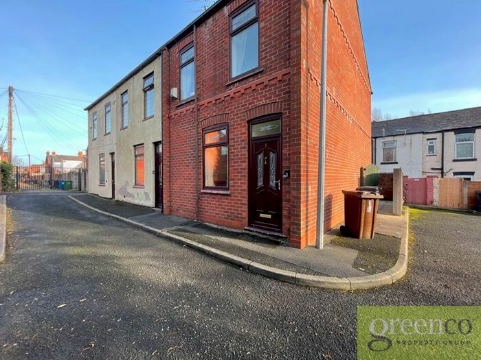 3 Bedroom End Of Terrace House To Rent In Back Shakerley Road, Tyldesley, Manchester M29