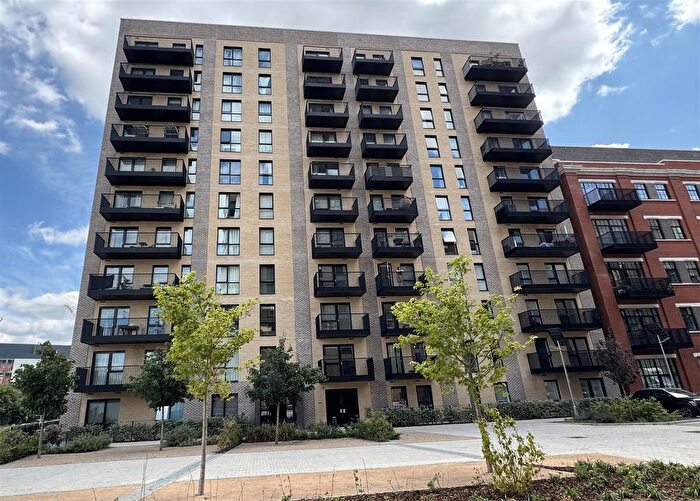 1 Bedroom Flat To Rent In Farine Avenue, Hayes, UB3