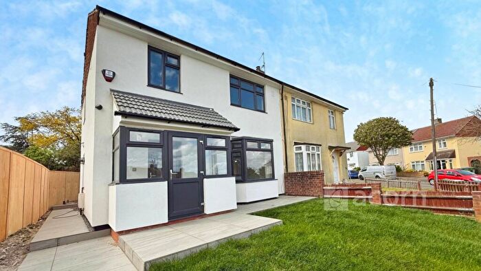 3 Bedroom Semi Detached House To Rent In Frinsted Road Erith, DA8